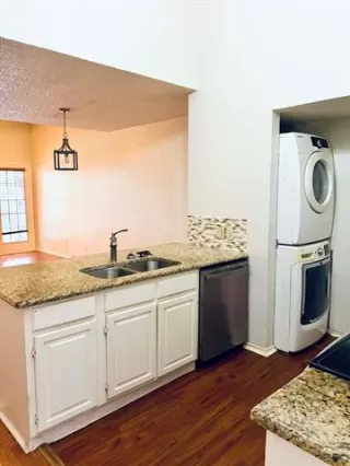 Photo #6: 21239117 Listing 