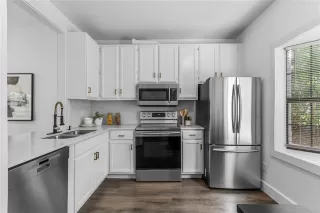 Photo #5: 21239324 Listing 