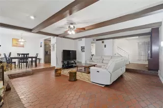 Photo #2: 21239677 Listing 