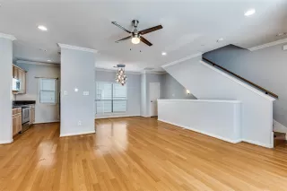 Photo #2: 21239687 Listing