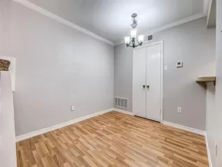 Photo #4: 21239886 Listing 