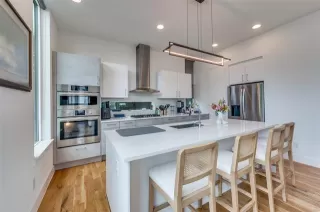 Photo #3: 21239916 Listing