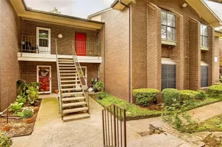 Photo #5: 21239975 Listing