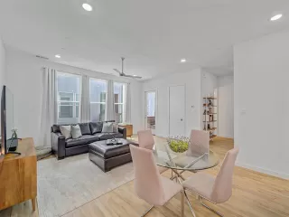 Photo #4: 21240070 Listing 