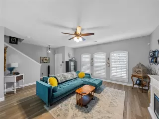 Photo #4: 21240349 Listing 