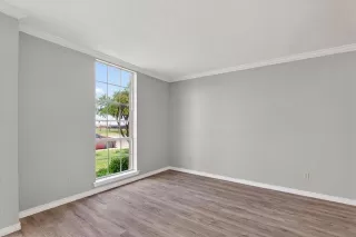 Photo #4: 21240561 Listing 