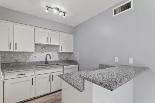 Photo #6: 21240561 Listing 