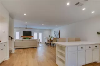 Photo #4: 21240583 Listing 