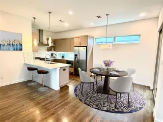 Photo #3: 21240588 Listing 