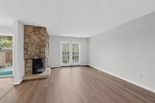 Photo #4: 21240602 Listing 