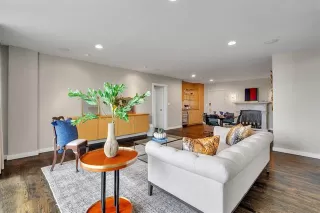 Photo #4: 21240702 Listing