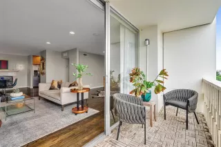 Photo #6: 21240702 Listing