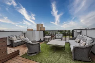 Photo #2: 21240878 Listing