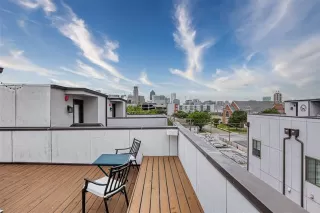 Photo #4: 21240878 Listing