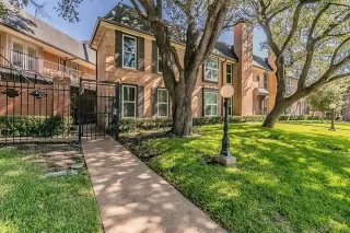 More Details about MLS # 21241215 : 7814 MEADOW PARK DRIVE #220