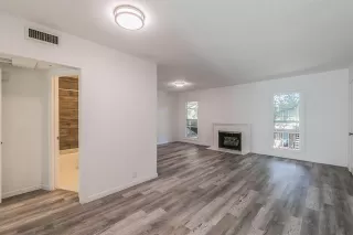 Photo #4: 21241215 Listing 