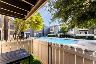 Photo #2: 21241284 Listing 