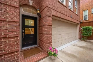 Photo #2: 21241379 Listing 