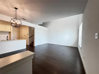 Photo #5: 21241637 Listing 