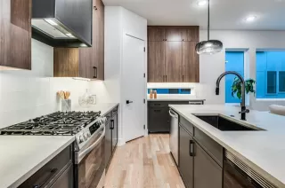 Photo #6: 21241670 Listing