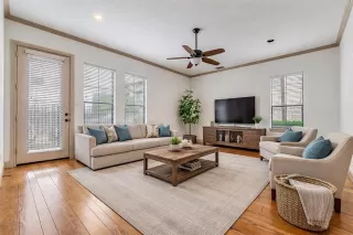 Photo #3: 21241683 Listing 