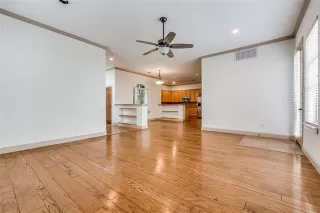 Photo #4: 21241683 Listing 