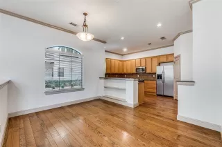 Photo #6: 21241683 Listing 