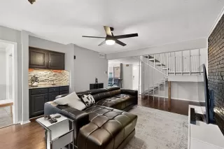 Photo #3: 21242099 Listing 