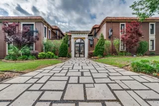 Photo #2: 21242244 Listing 