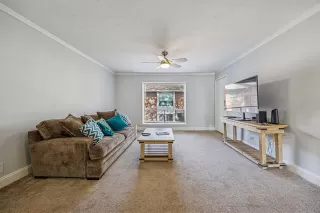 Photo #6: 21242484 Listing 