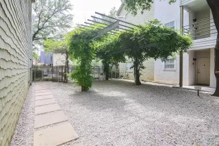 Photo #2: 21242520 Listing 