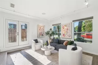 Photo #3: 21242611 Listing 