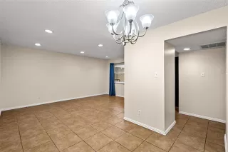 Photo #6: 21242801 Listing 