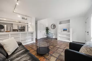 Photo #5: 21243031 Listing 