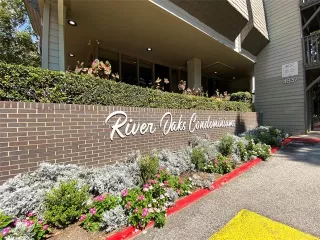 Photo #2: 21243490 Listing 