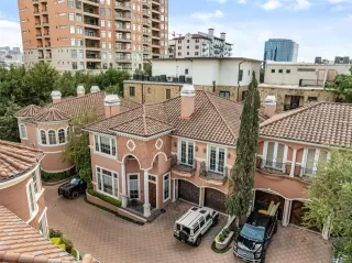 Photo #4: 21243624 Listing 