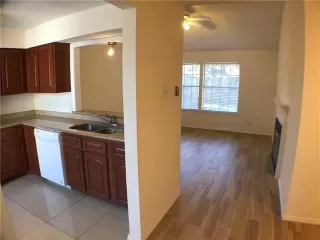 Photo #2: 21243647 Listing 