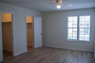 Photo #5: 21243647 Listing 