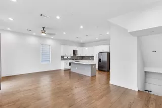 Photo #3: 21244131 Listing 