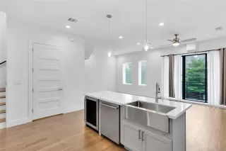 Photo #6: 21244131 Listing 