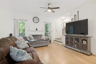 Photo #5: 21244929 Listing 