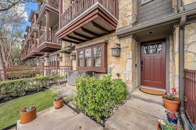 MLS: 21245511 Condo For Sale