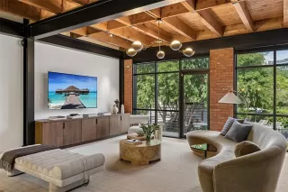Photo #4: 21245733 Listing