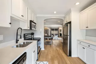 Photo #3: 21246516 Listing 