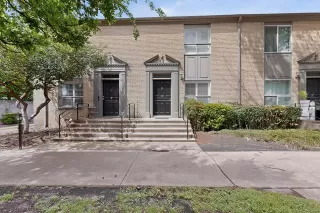 More Details about MLS # 21246749 : 7506 W NORTHWEST HIGHWAY #8