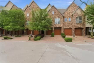 More Details about MLS # 21246781 : 575 ROCKINGHAM DRIVE