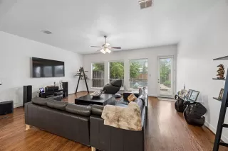 Photo #4: 21247449 Listing 