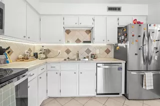 Photo #4: 21248411 Listing 