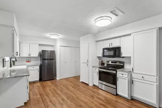 Photo #6: 21249920 Listing 