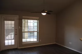 Photo #5: 21250393 Listing